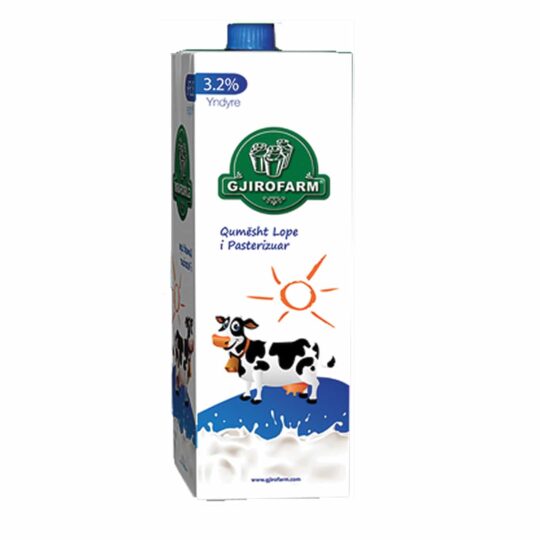 Qumësht UHT Gjirofarm (1copë)